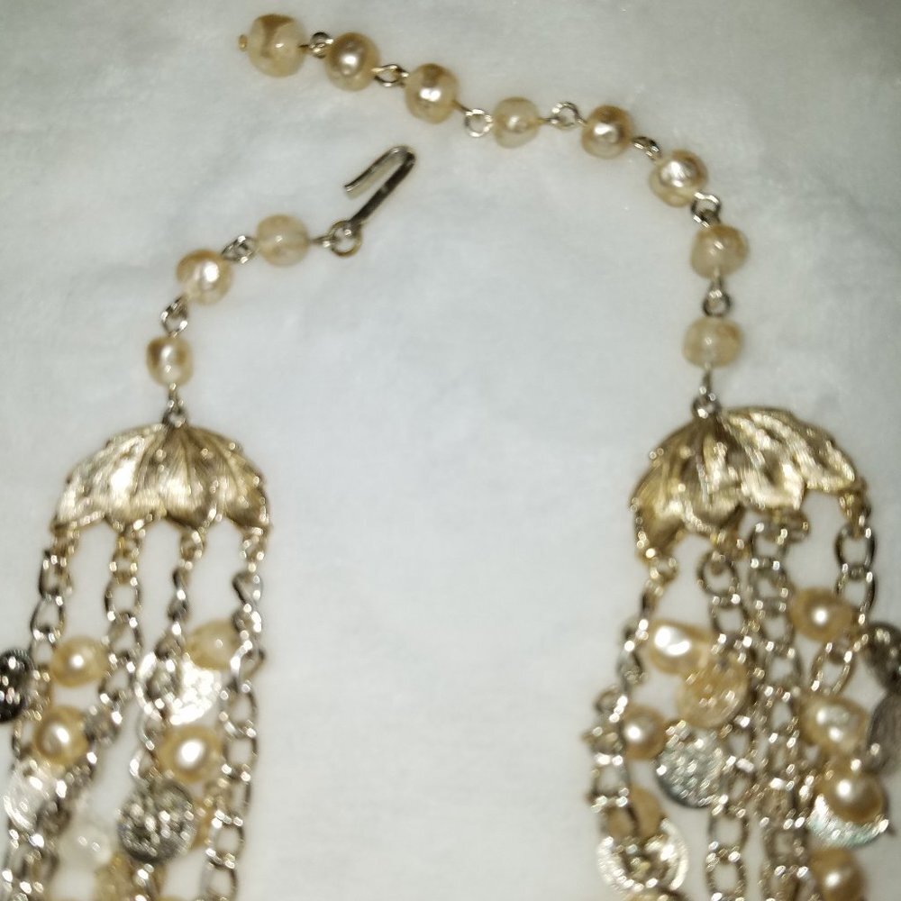 Free with $20 purchase 16" Pearl gold 4 strand necklace - Picture 3 of 3